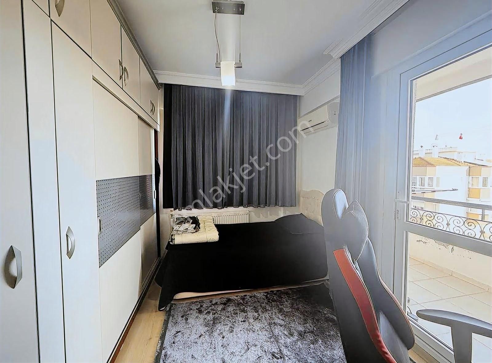 Gaziemir Etiler Caddesi 160 M2 Teraslı 3+1 Satılık Daire - Görsel 26