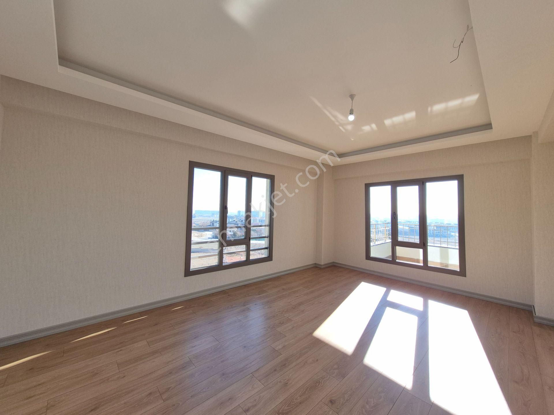 İşyapar Gayrimenkul'den Kahramanlar Caddesine Yakın Lüks Sıfır 3+1 Daire - Görsel 3