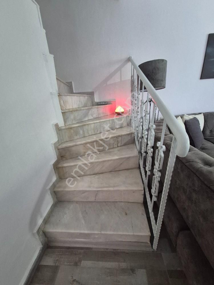 Kuşadası Plaja 200metrede Full Tadilatlı Ve Eşyalı Satılık - Görsel 15