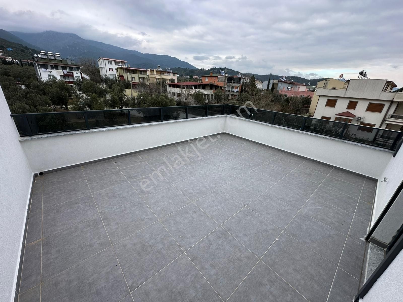 Dora Dan Akçay Kızılkeçili De Bahçeli Sıfır 3+1 Lüx Villa - Görsel 34