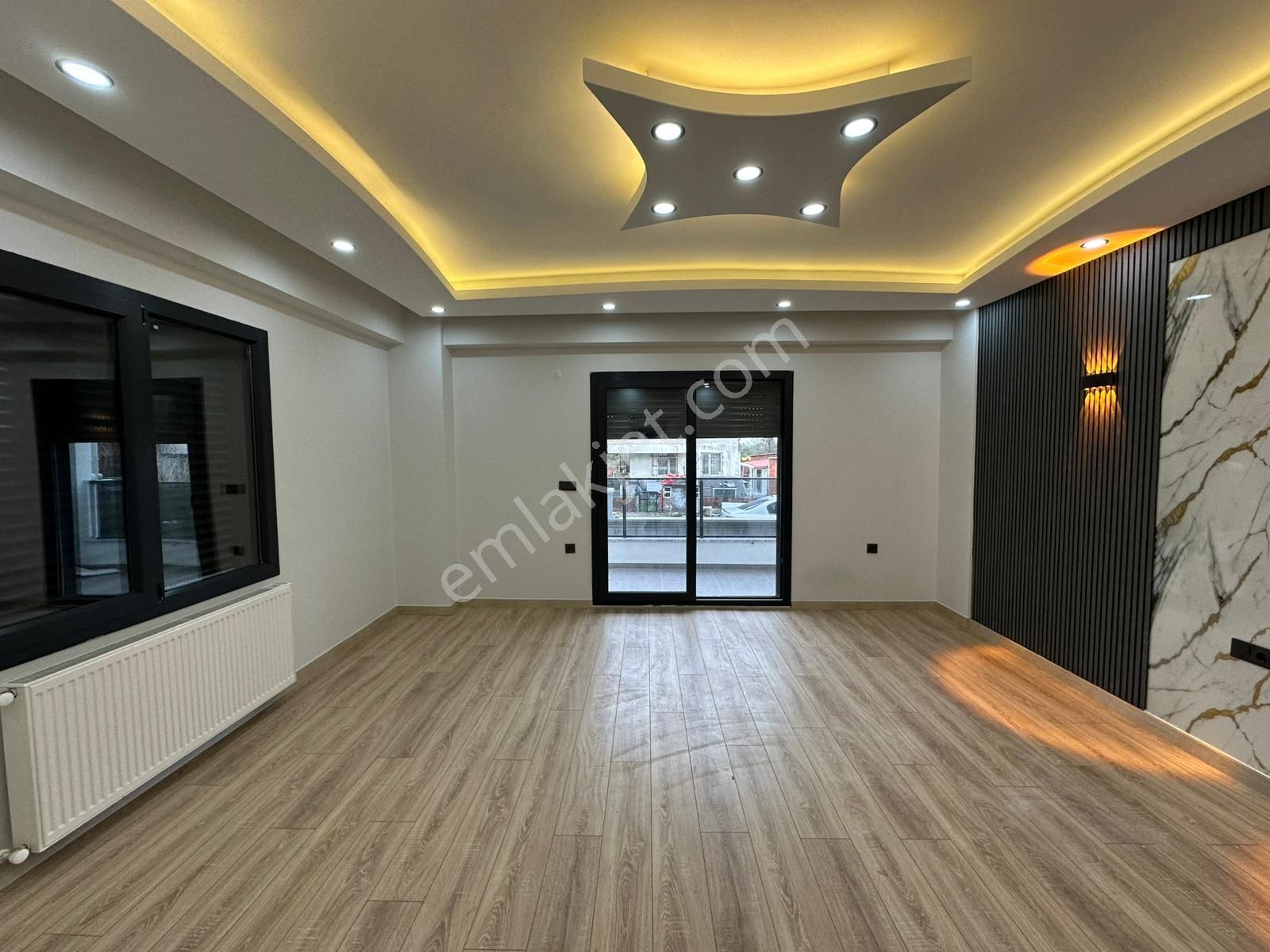 Dora Dan Akçay Kızılkeçili De Bahçeli Sıfır 3+1 Lüx Villa - Görsel 3