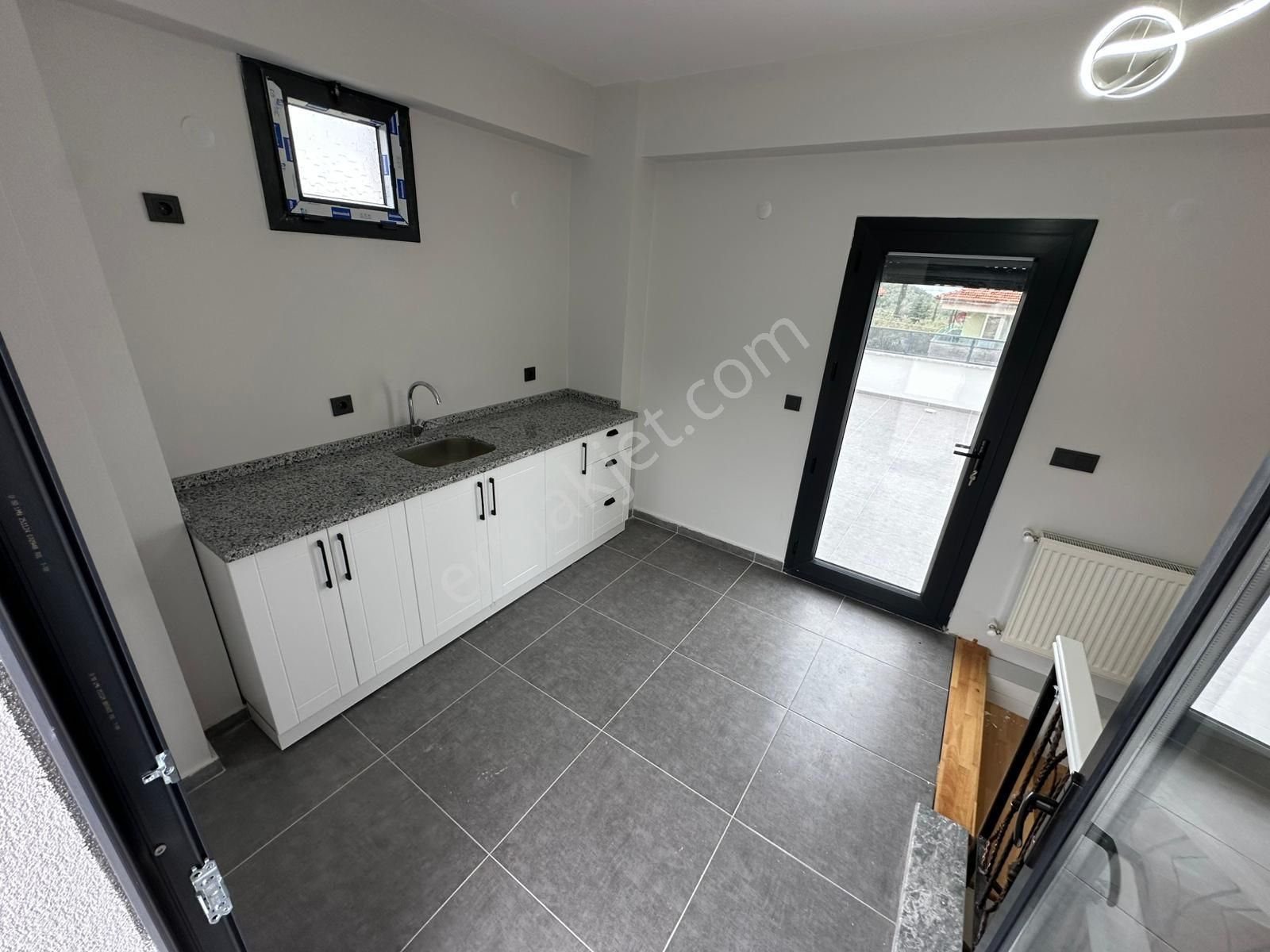 Dora Dan Akçay Kızılkeçili De Bahçeli Sıfır 3+1 Lüx Villa - Görsel 33