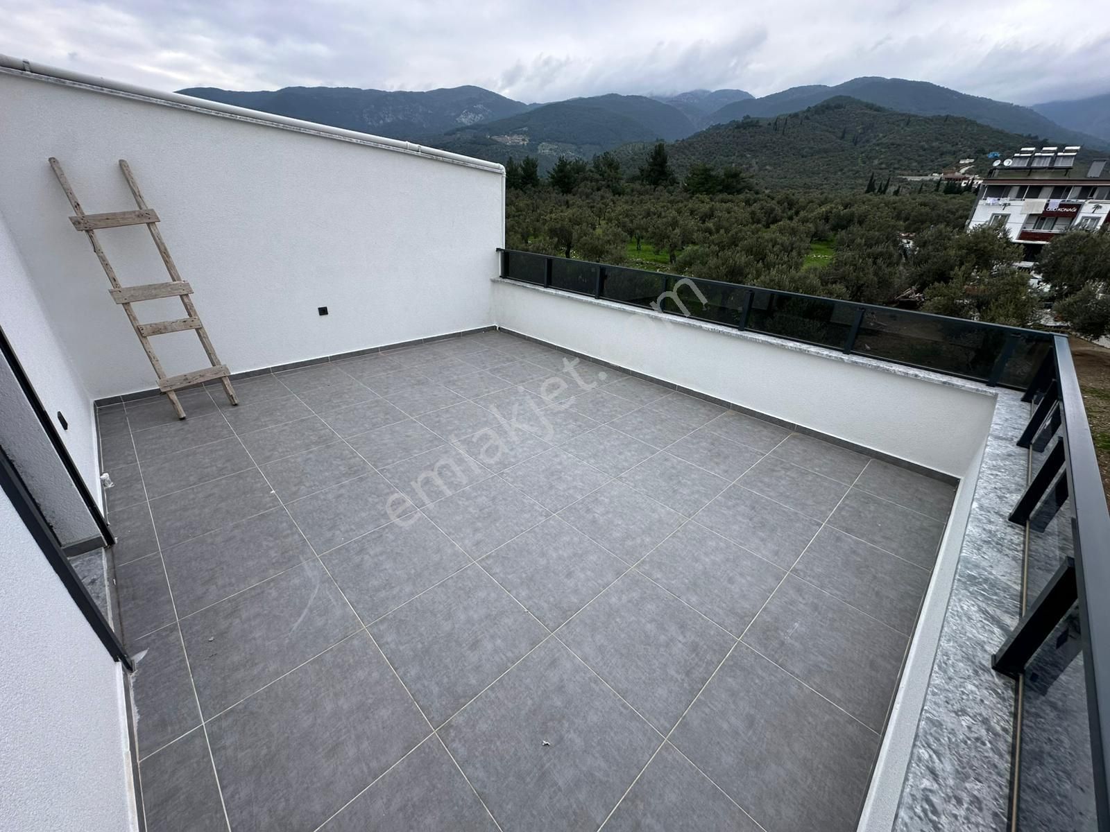 Dora Dan Akçay Kızılkeçili De Bahçeli Sıfır 3+1 Lüx Villa - Görsel 35