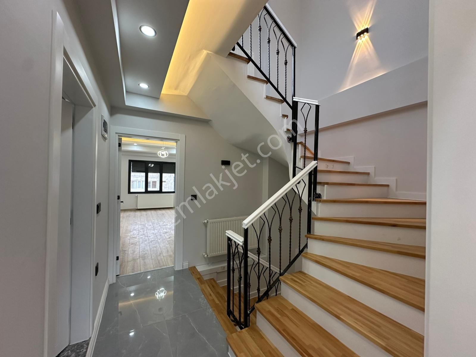 Dora Dan Akçay Kızılkeçili De Bahçeli Sıfır 3+1 Lüx Villa - Görsel 28