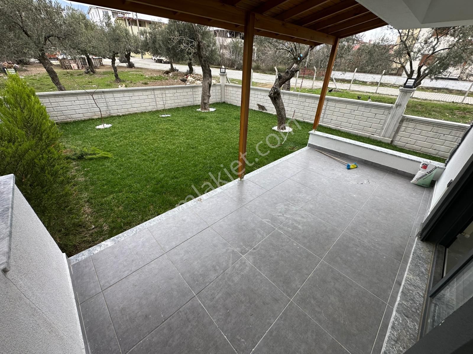 Dora Dan Akçay Kızılkeçili De Bahçeli Sıfır 3+1 Lüx Villa - Görsel 15