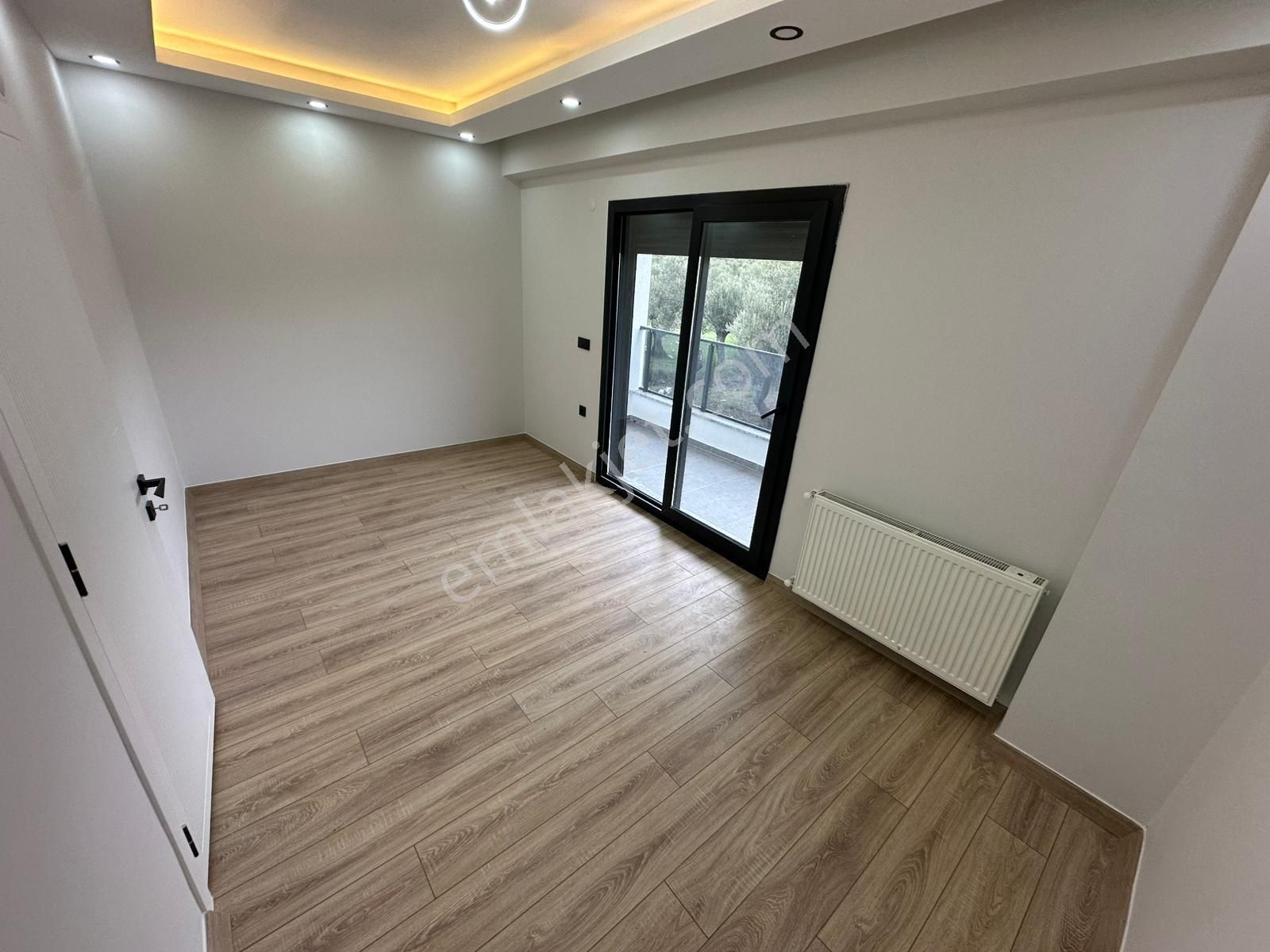 Dora Dan Akçay Kızılkeçili De Bahçeli Sıfır 3+1 Lüx Villa - Görsel 27