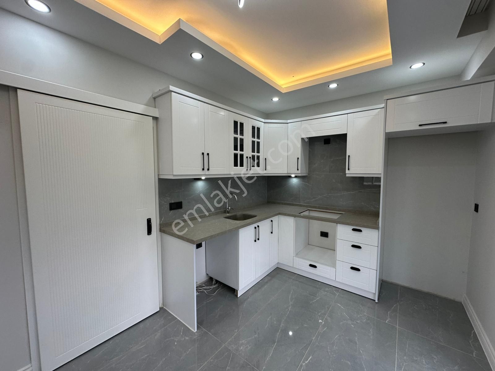 Dora Dan Akçay Kızılkeçili De Bahçeli Sıfır 3+1 Lüx Villa - Görsel 6