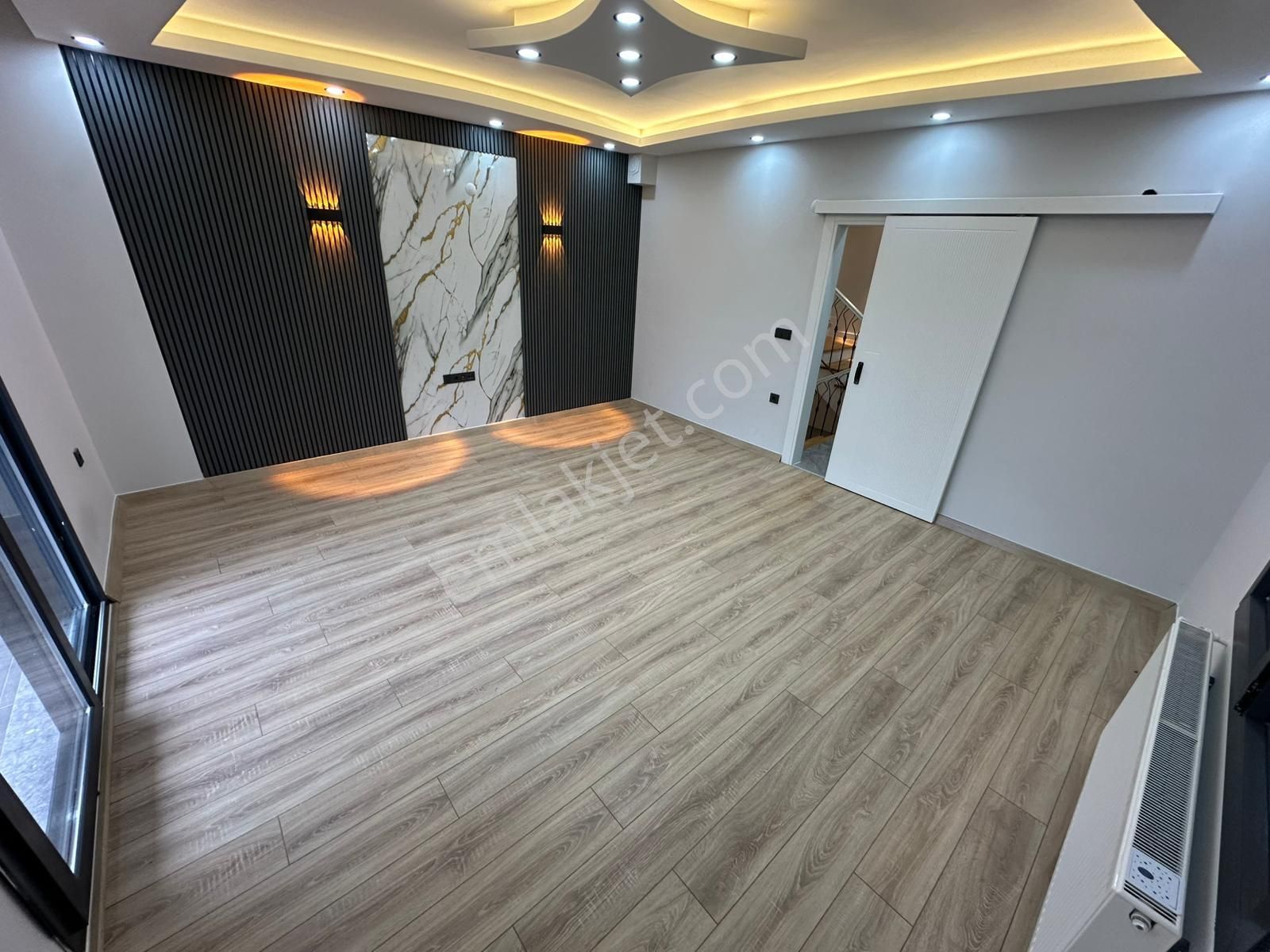 Dora Dan Akçay Kızılkeçili De Bahçeli Sıfır 3+1 Lüx Villa - Görsel 5