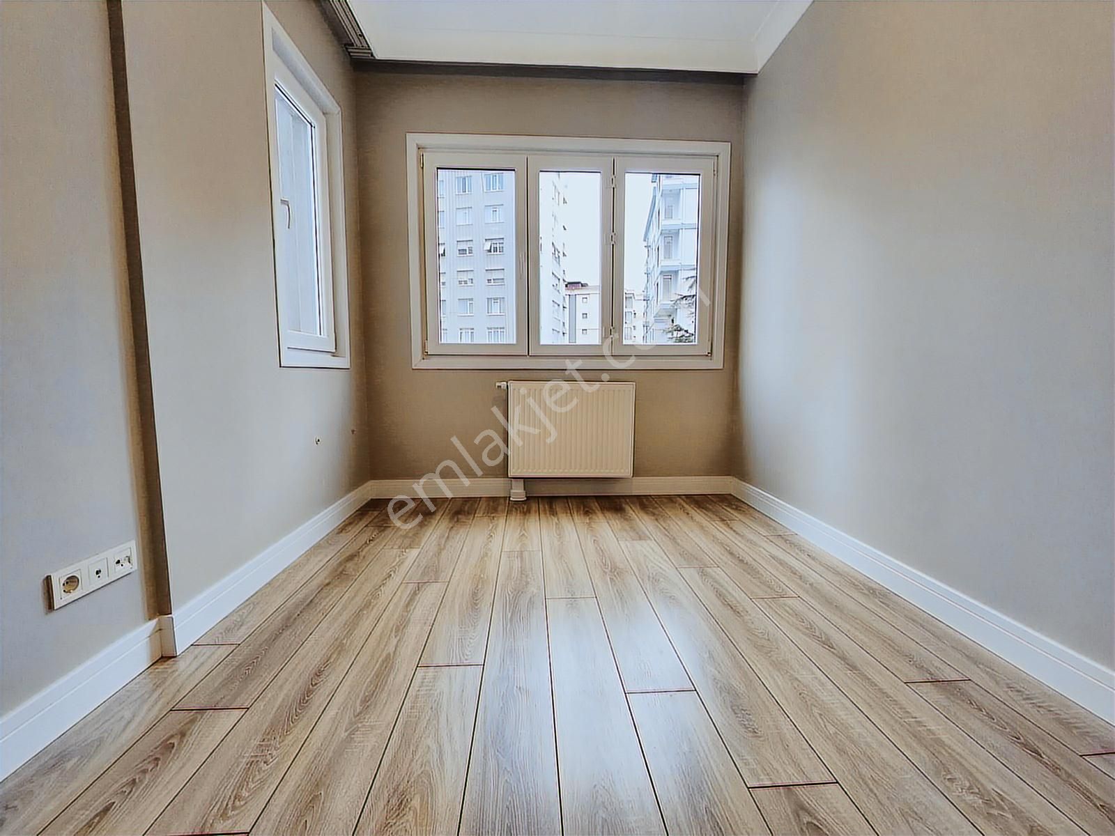 Erenköy'de 3+1 Balkonlu 130m2 Ebeveynli 7/24 Güvenlikli Sitede - Görsel 10