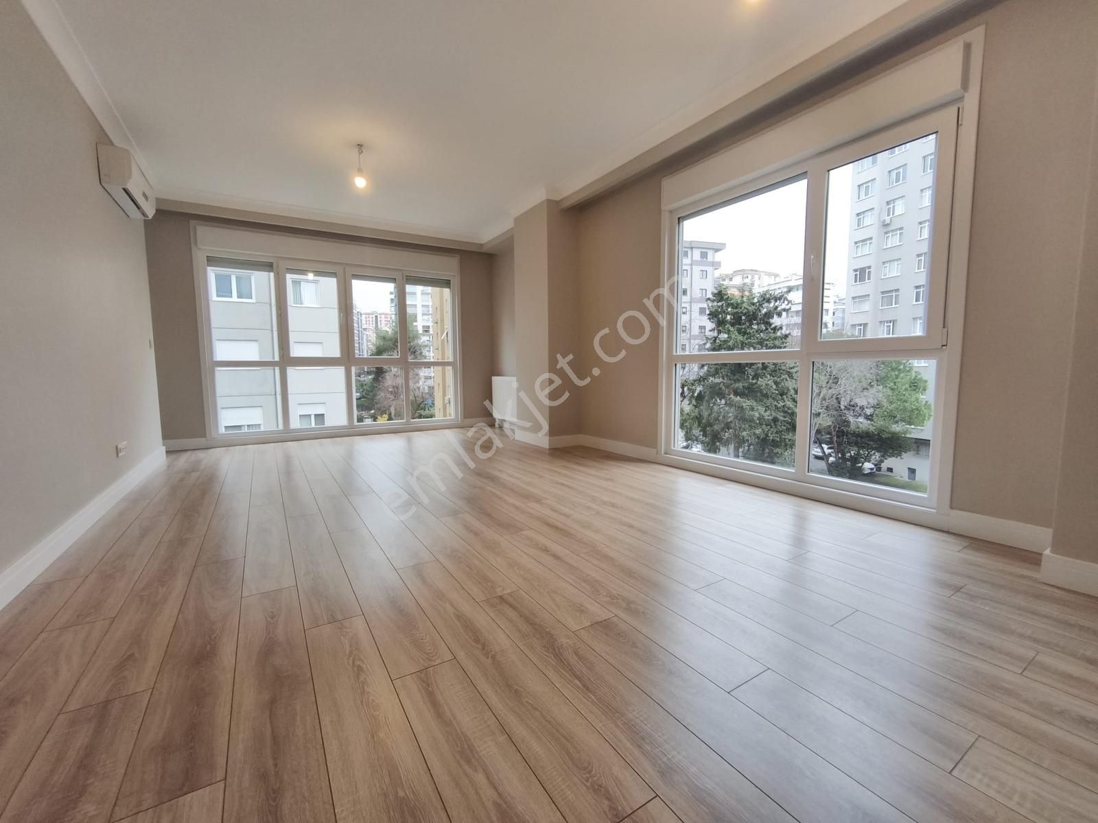 Erenköy'de 3+1 Balkonlu 130m2 Ebeveynli 7/24 Güvenlikli Sitede - Görsel 14