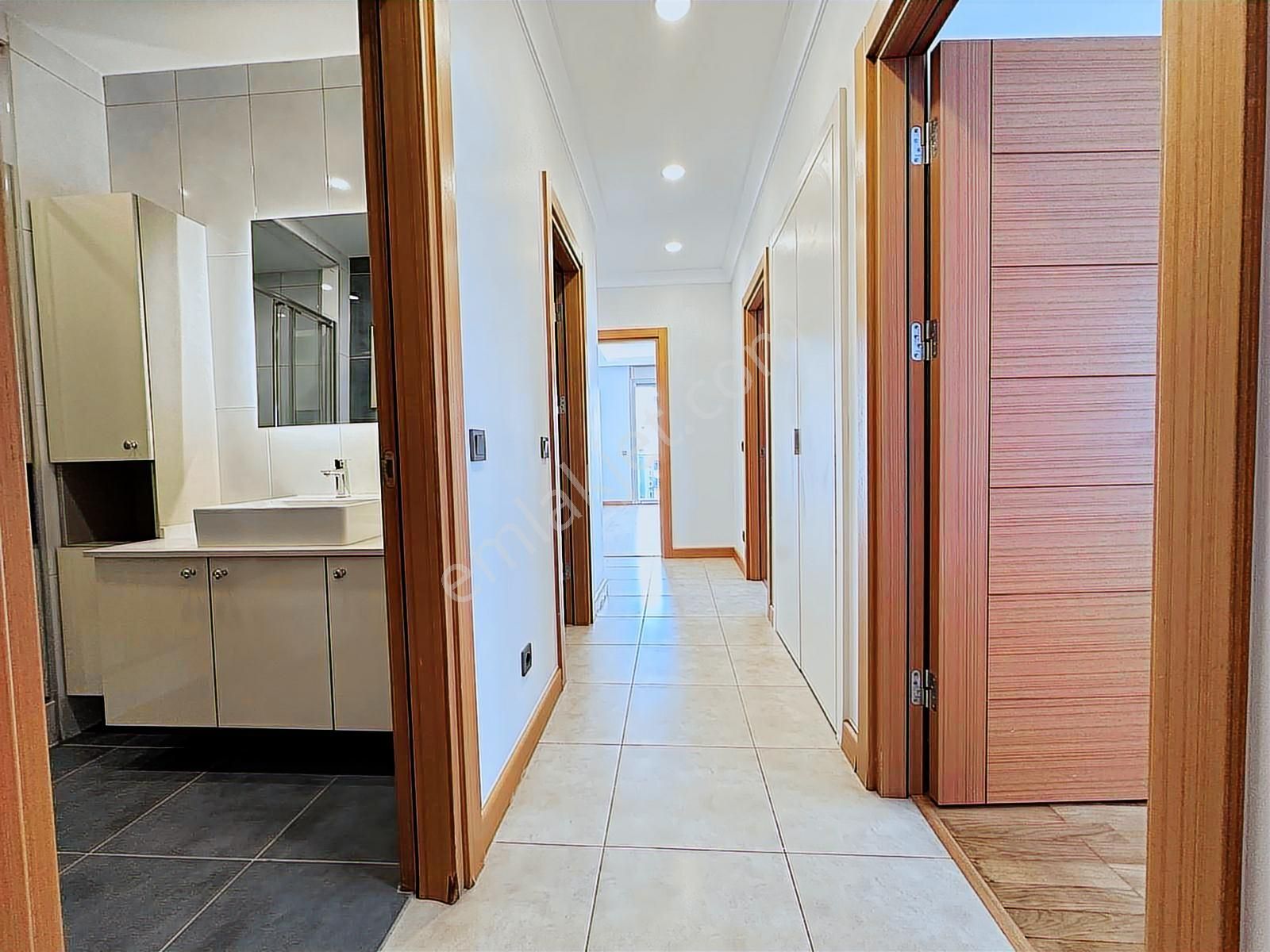 Suadiyede Caddeye Yakın 3+1 Prestijli Binada 7 Yıllık Masrafsız - Görsel 8