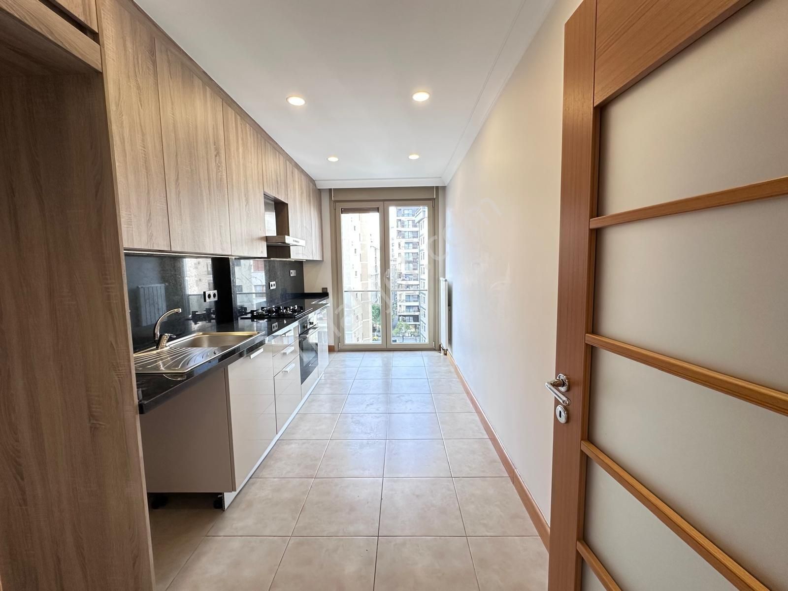 Suadiyede Caddeye Yakın 3+1 Prestijli Binada 7 Yıllık Masrafsız - Görsel 19