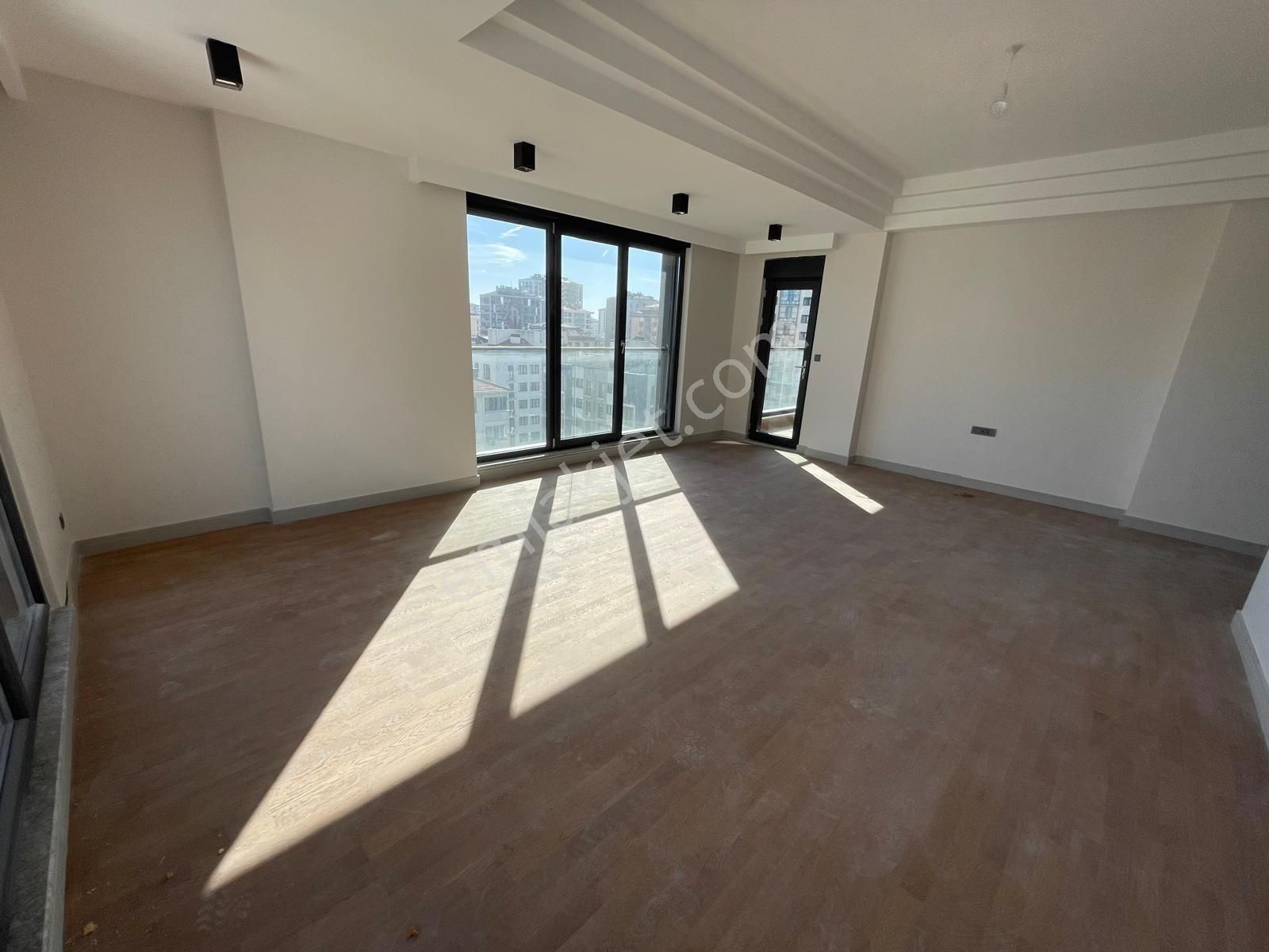 Met'den Erenköy'de 3+1 Özel Proje 120 M2 Net Balkonlu Ebeveynli - Görsel 10