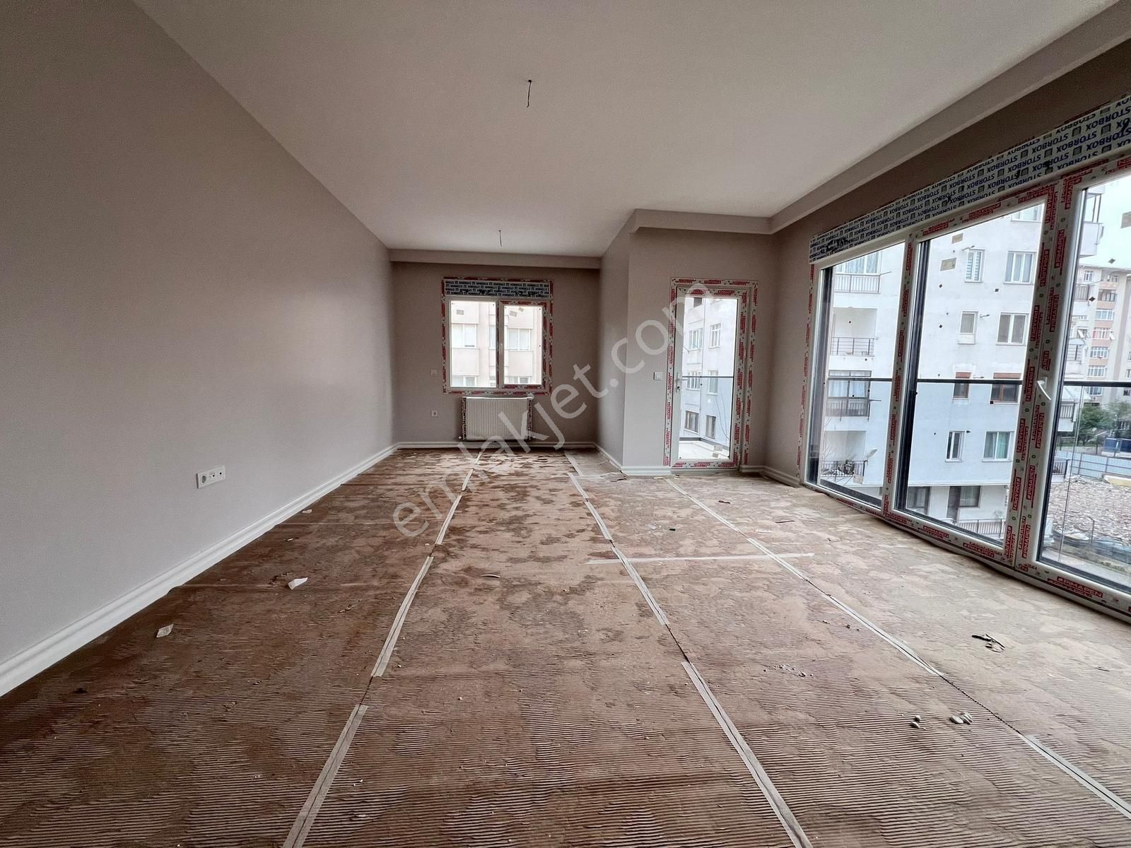 Erenköy Merkezde 100m² Net Balkonlu Sıfır Ara Kat Ebeveynli - Görsel 23