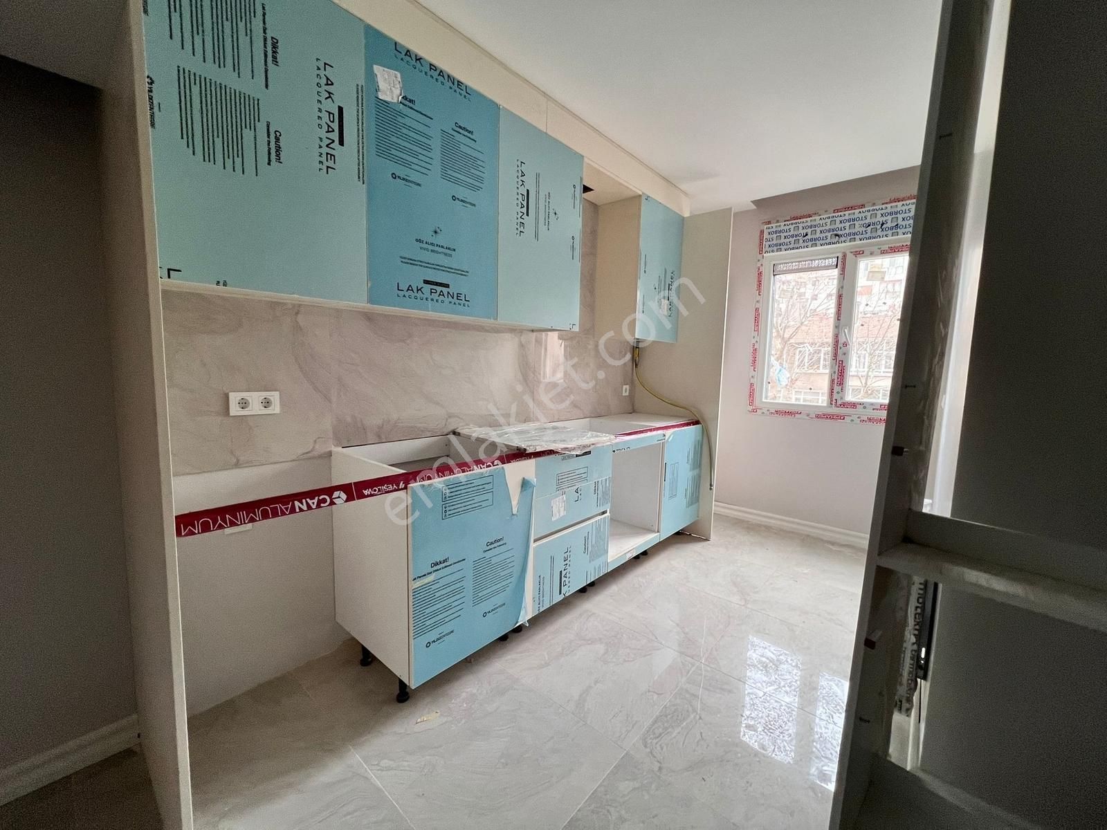 Erenköy Merkezde 100m² Net Balkonlu Sıfır Ara Kat Ebeveynli - Görsel 15