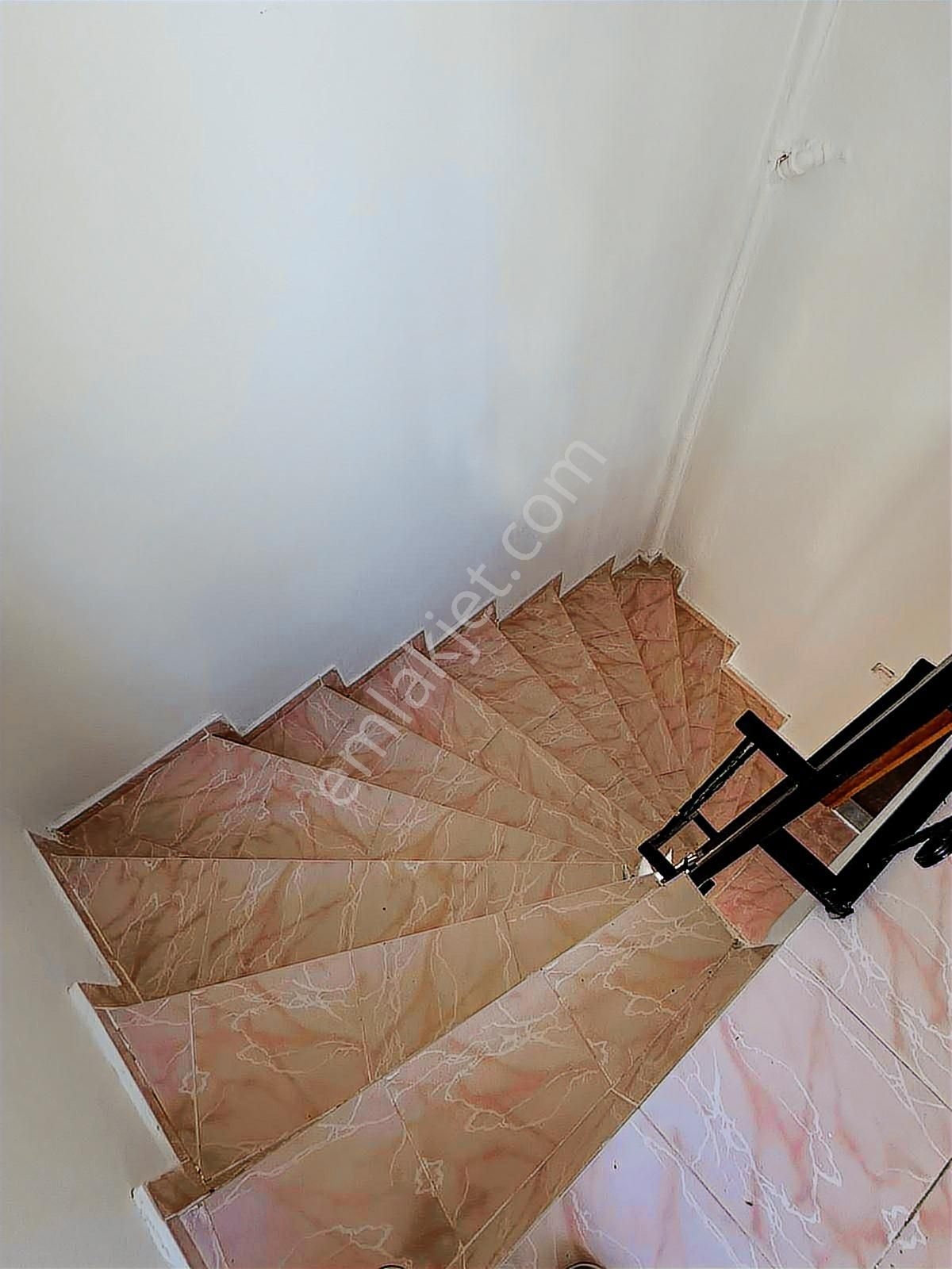 Mordoğan Emlaktan Merkezde Denize 50mt 3+1 Satılık Kupon Yazlık - Görsel 3