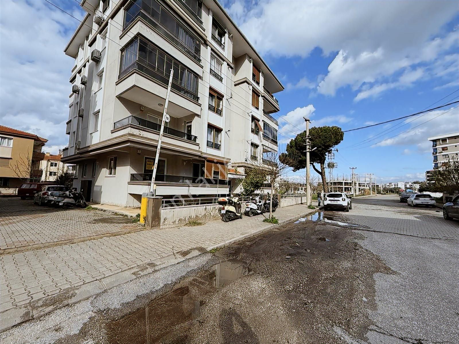 Kent Gayrimenkul'den 3+1 Önü Açık Kiralık Daire