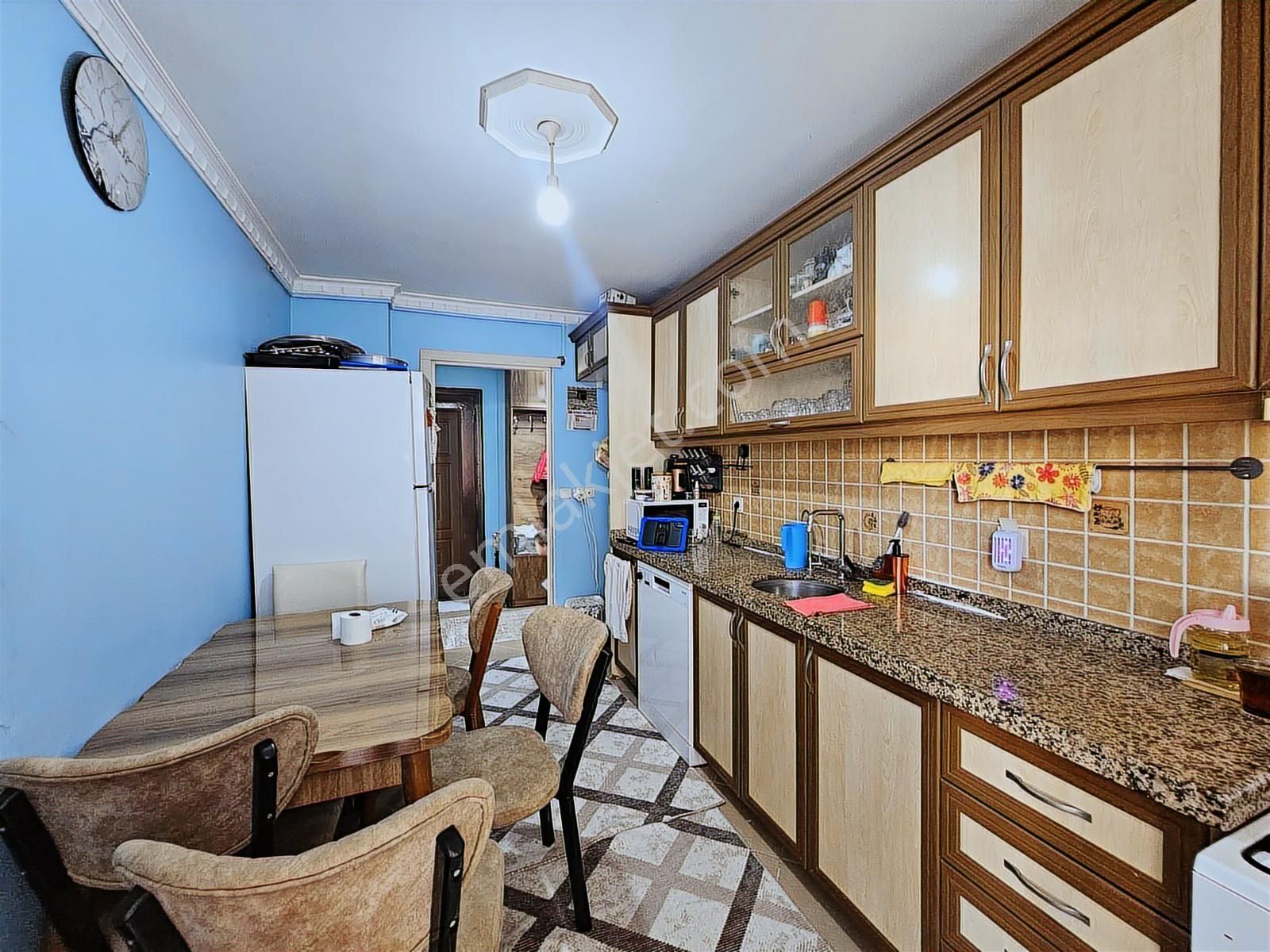 Fındıklıda Genç Az Katlı Binada Çift Wc Kombi Doğalgazlı 3+1 - Görsel 28