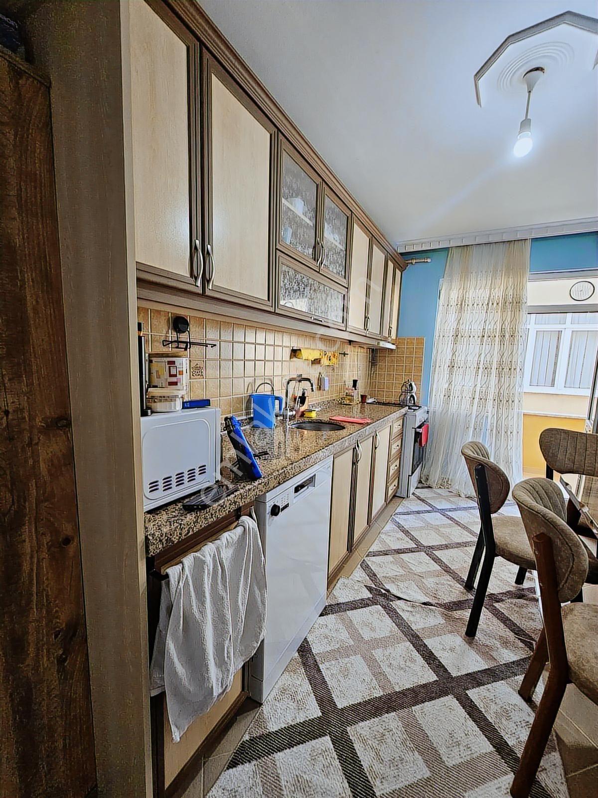 Fındıklıda Genç Az Katlı Binada Çift Wc Kombi Doğalgazlı 3+1 - Görsel 30