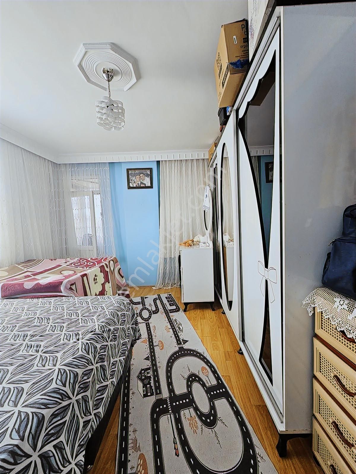 Fındıklıda Genç Az Katlı Binada Çift Wc Kombi Doğalgazlı 3+1 - Görsel 10