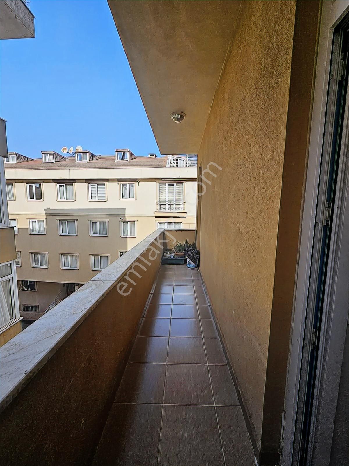 Fındıklıda Genç Az Katlı Binada Çift Wc Kombi Doğalgazlı 3+1 - Görsel 8