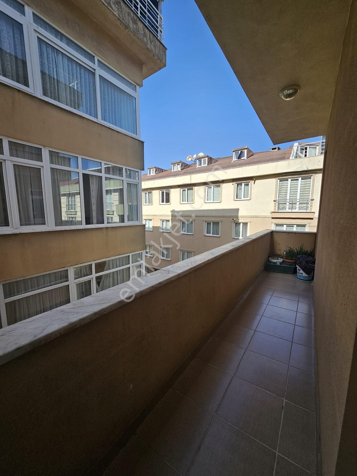 Fındıklıda Genç Az Katlı Binada Çift Wc Kombi Doğalgazlı 3+1 - Görsel 23