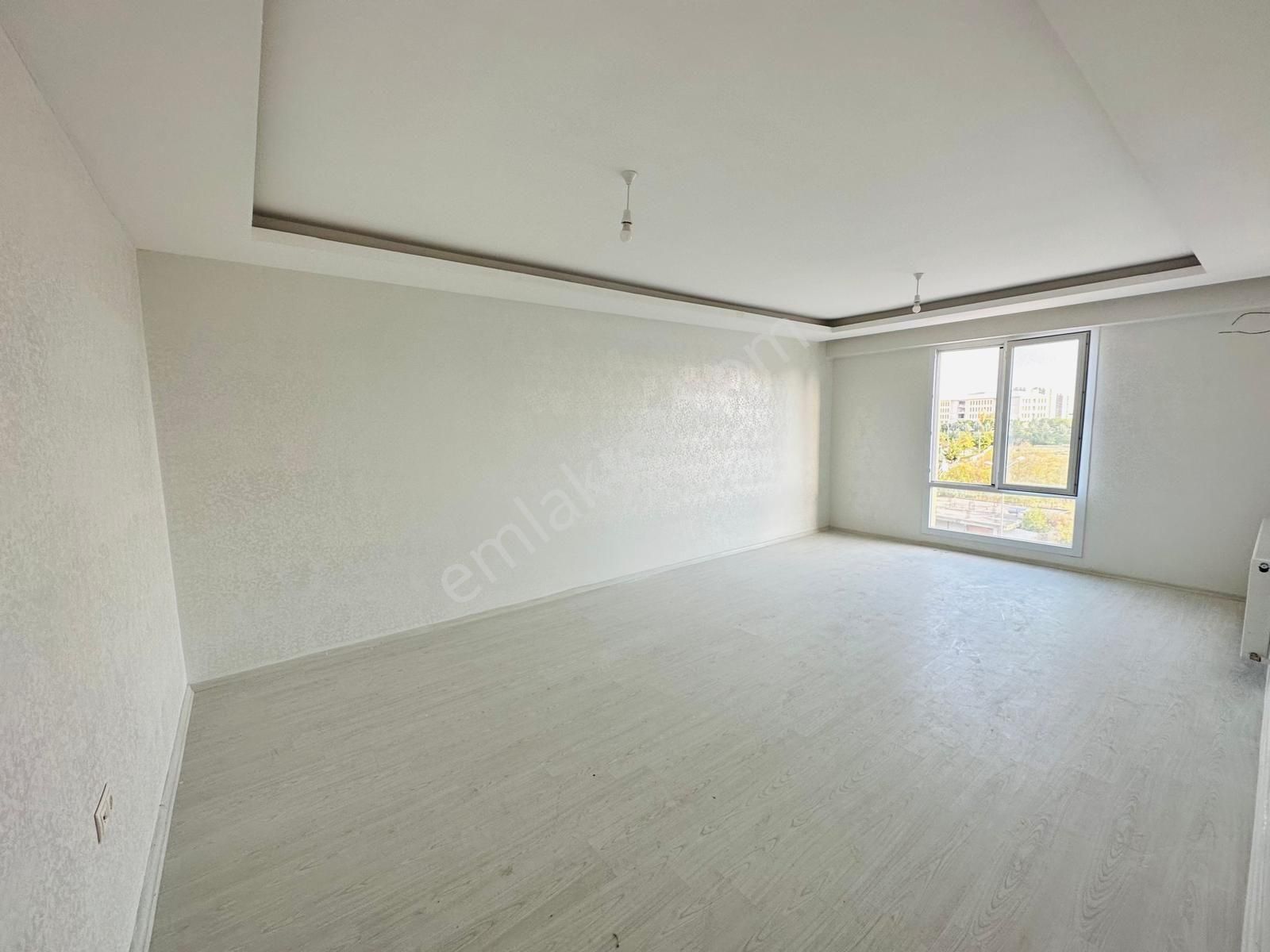 Dinç Emlaktan Satılık Ultra Lüks 3+1 Daire - Görsel 2