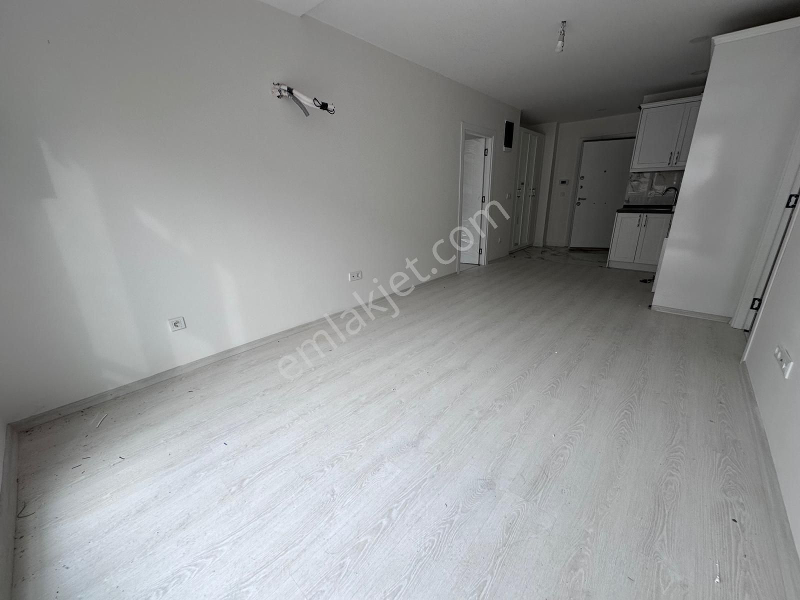 Çatalçeşmede Sıfır Caddeye 6. Bina Net 55m2 2+1 - Görsel 3