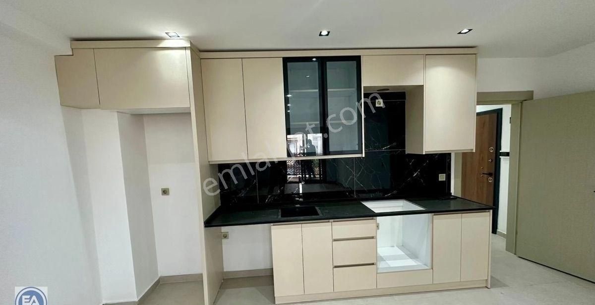 Davutlar Merkez’de Sıfır Yapı Ara Kat 2 + 1 Daıre