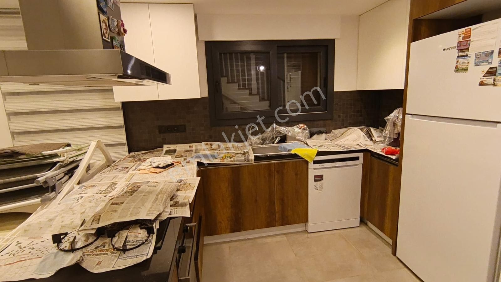 Davutlar’da Sahilinde Havuzlu Sitede Köşe Konum 3+1 - Görsel 10