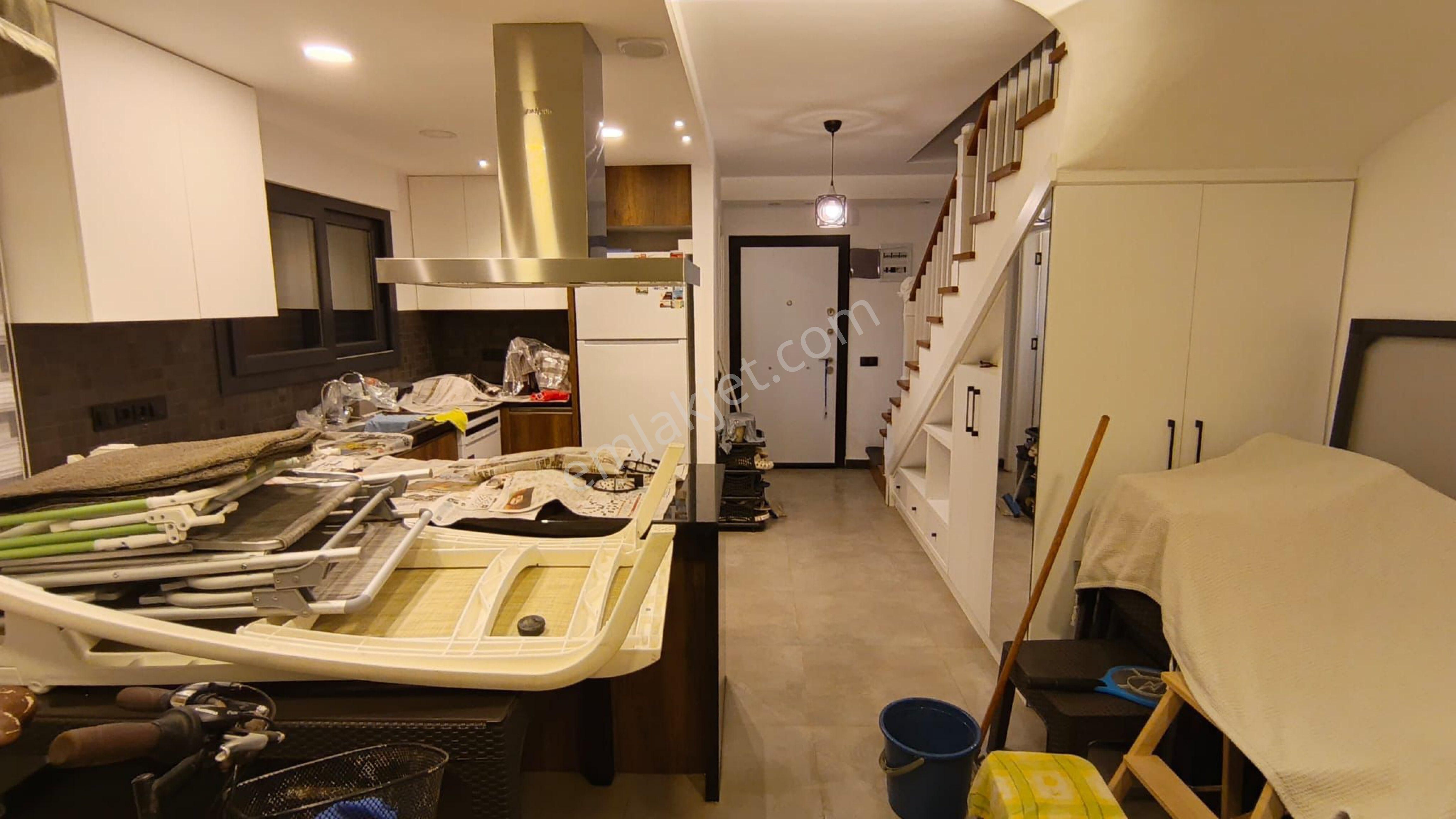 Davutlar’da Sahilinde Havuzlu Sitede Köşe Konum 3+1 - Görsel 16