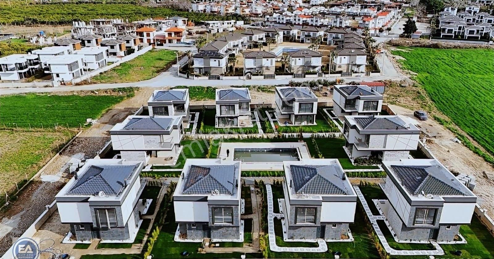 Kuşadası Güzelçamlı Bölgesinde Satılık 3+1 Müstakil Villa - Görsel 12