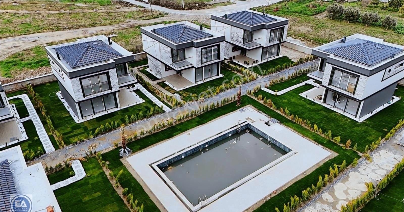 Kuşadası Güzelçamlı Bölgesinde Satılık 3+1 Müstakil Villa - Görsel 18