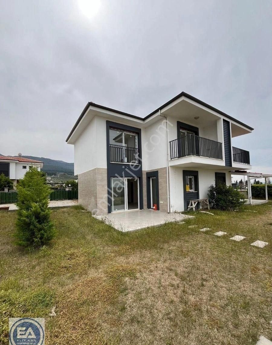 Kuşadası Davutlar Bölgesinde Satılık Havuzlu Site İçinde 3+1 Vil - Görsel 3