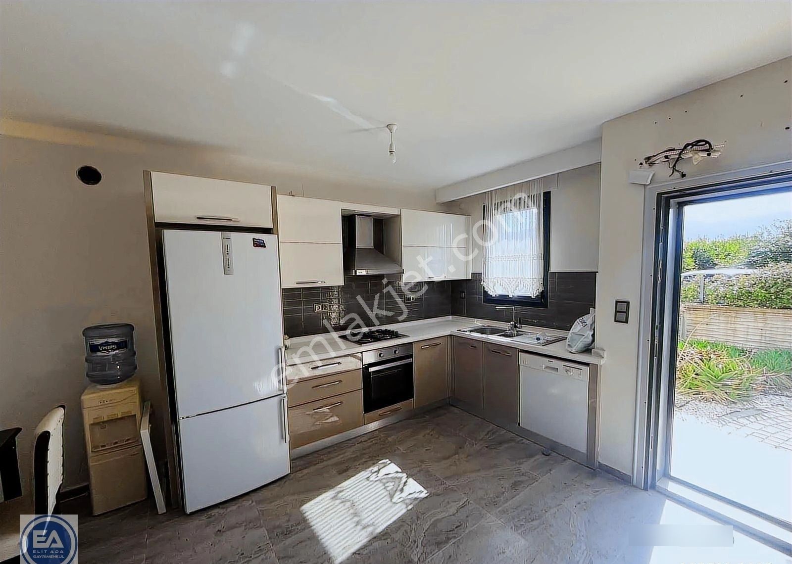 Davutlar Sahilinde Havuzlu Site Içerısınde 4 + 1 Trıplex Vılla - Görsel 34