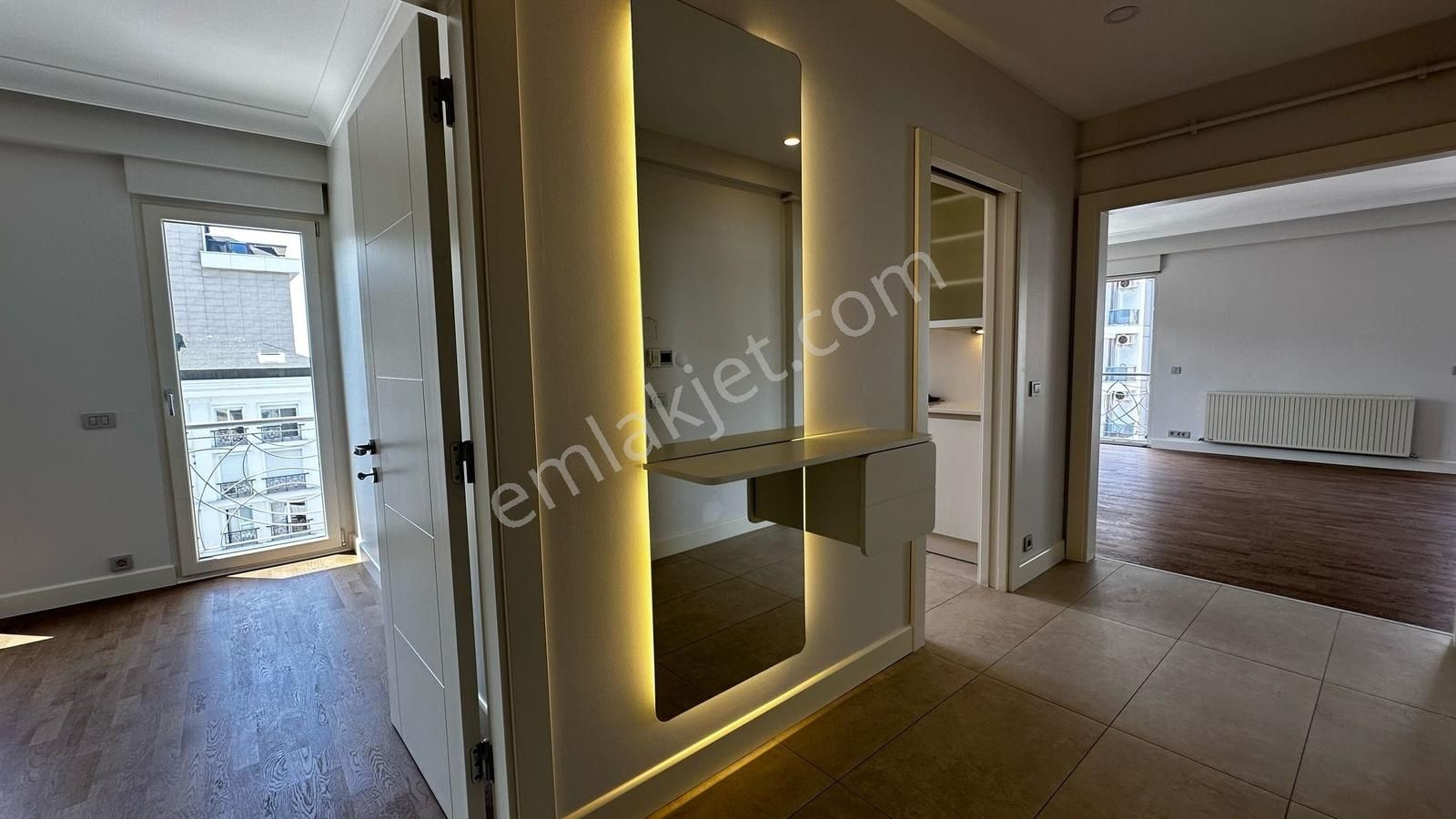 Poyraz'dan Caddebostan Sahilde Katta Tek Deniz Manzaralı 3+1 - Görsel 9