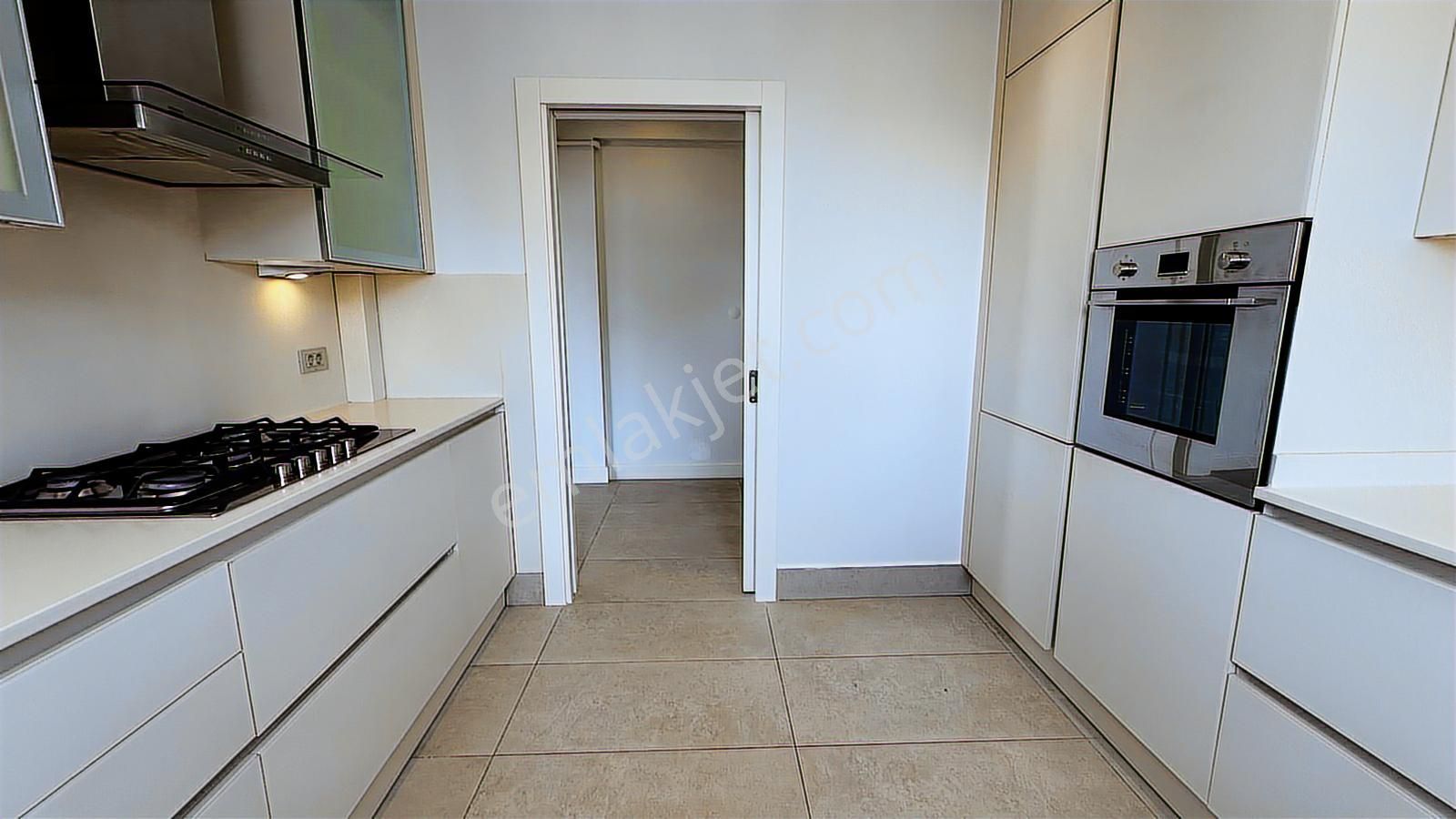 Poyraz'dan Caddebostan Sahilde Katta Tek Deniz Manzaralı 3+1 - Görsel 28