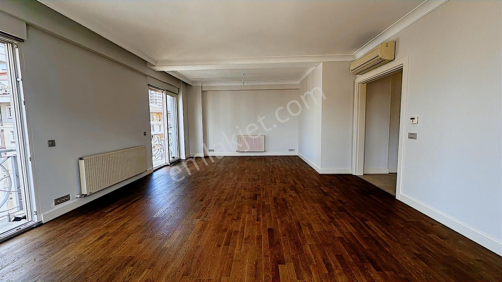 Poyraz'dan Caddebostan Sahilde Katta Tek Deniz Manzaralı 3+1 - Görsel 23