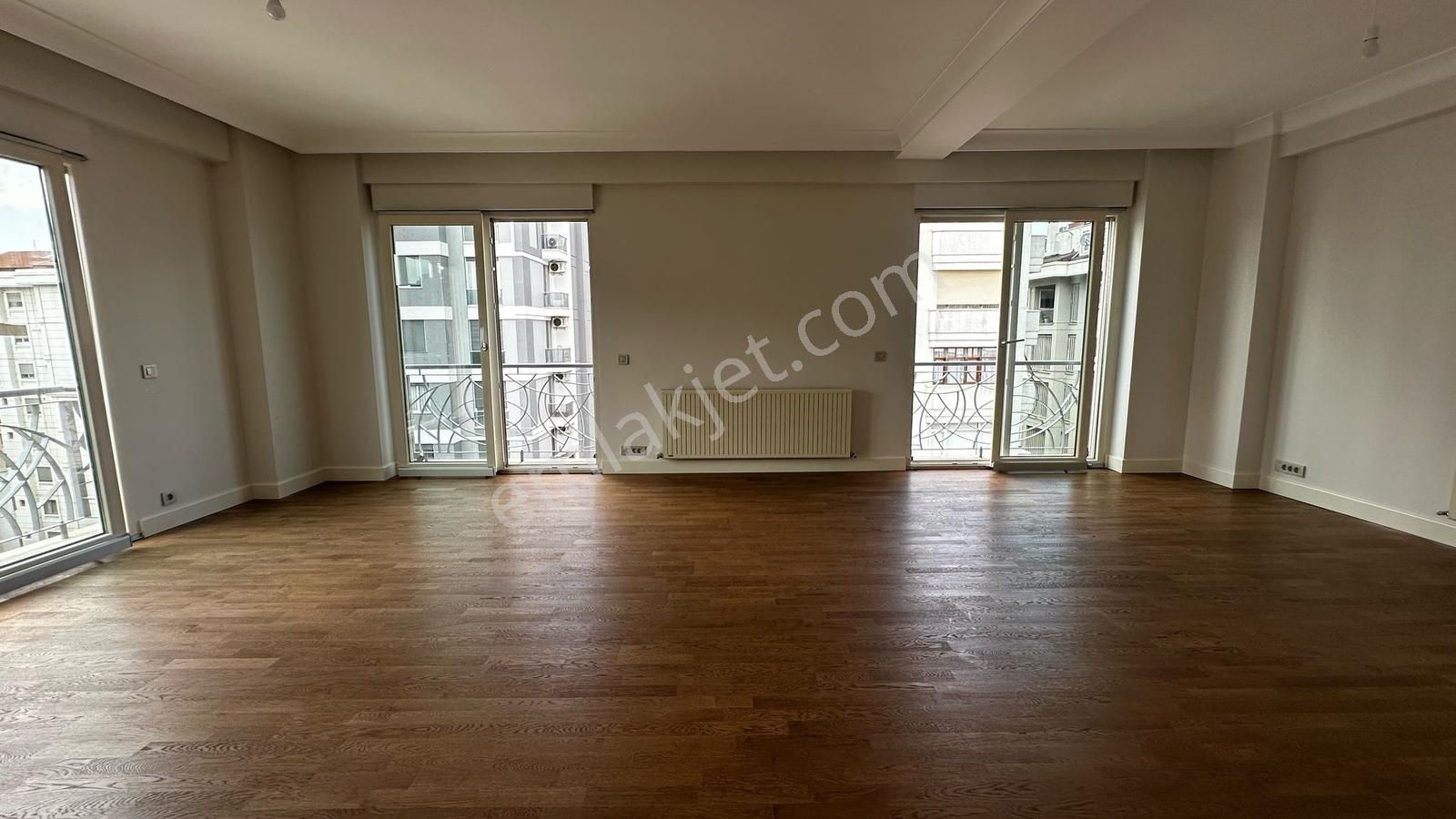 Poyraz'dan Caddebostan Sahilde Katta Tek Deniz Manzaralı 3+1 - Görsel 12