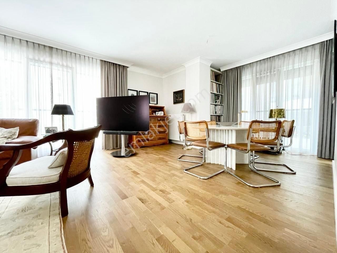 Poyraz'dan Caddebostan Hamam Sokakta Sıfır Binada Katta Tek 3+1 - Görsel 14