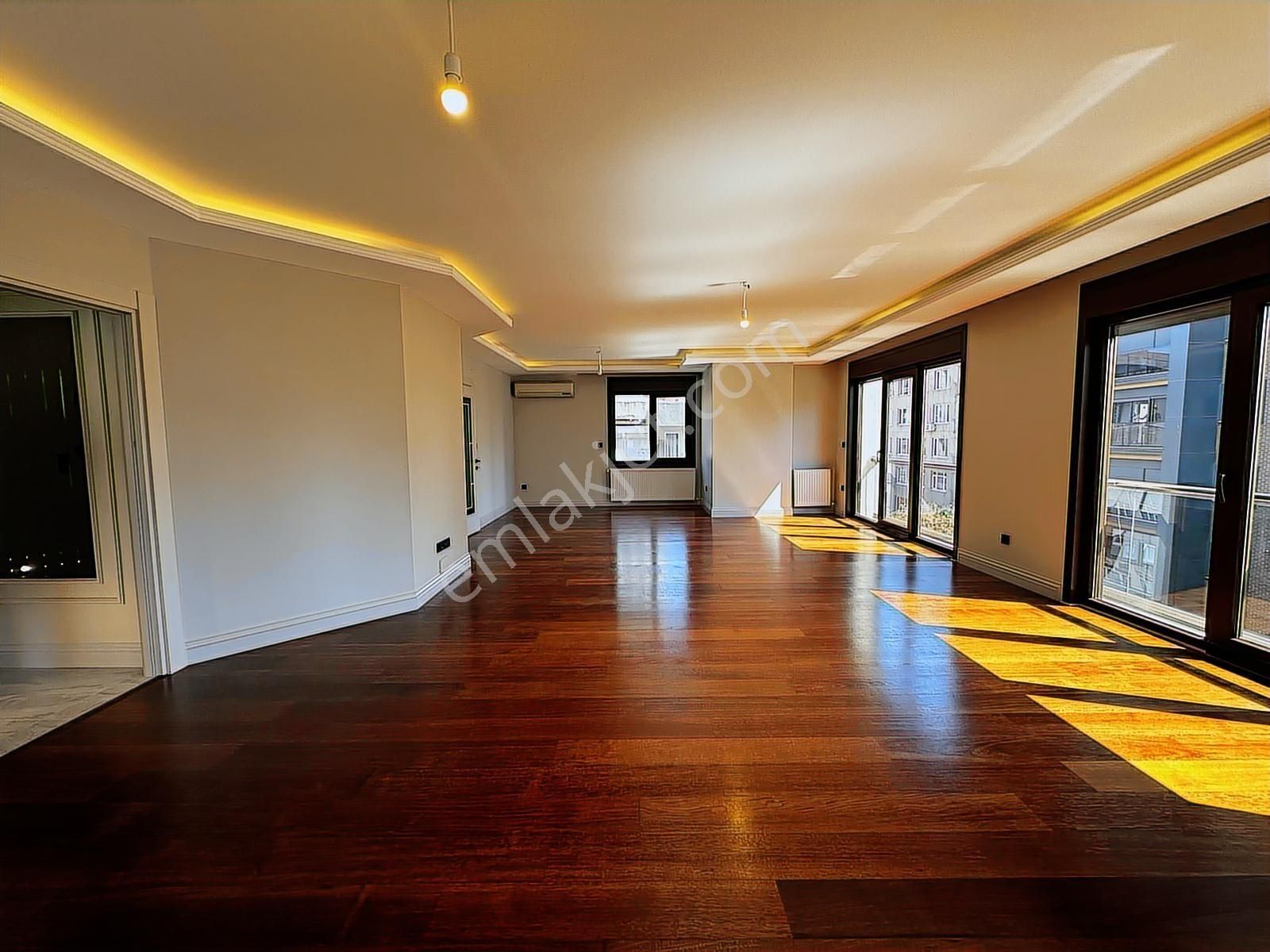 Poyraz'dan Göztepede Mimari Dekorasyonlu Katta Tek 220 M2 4+1 - Görsel 17