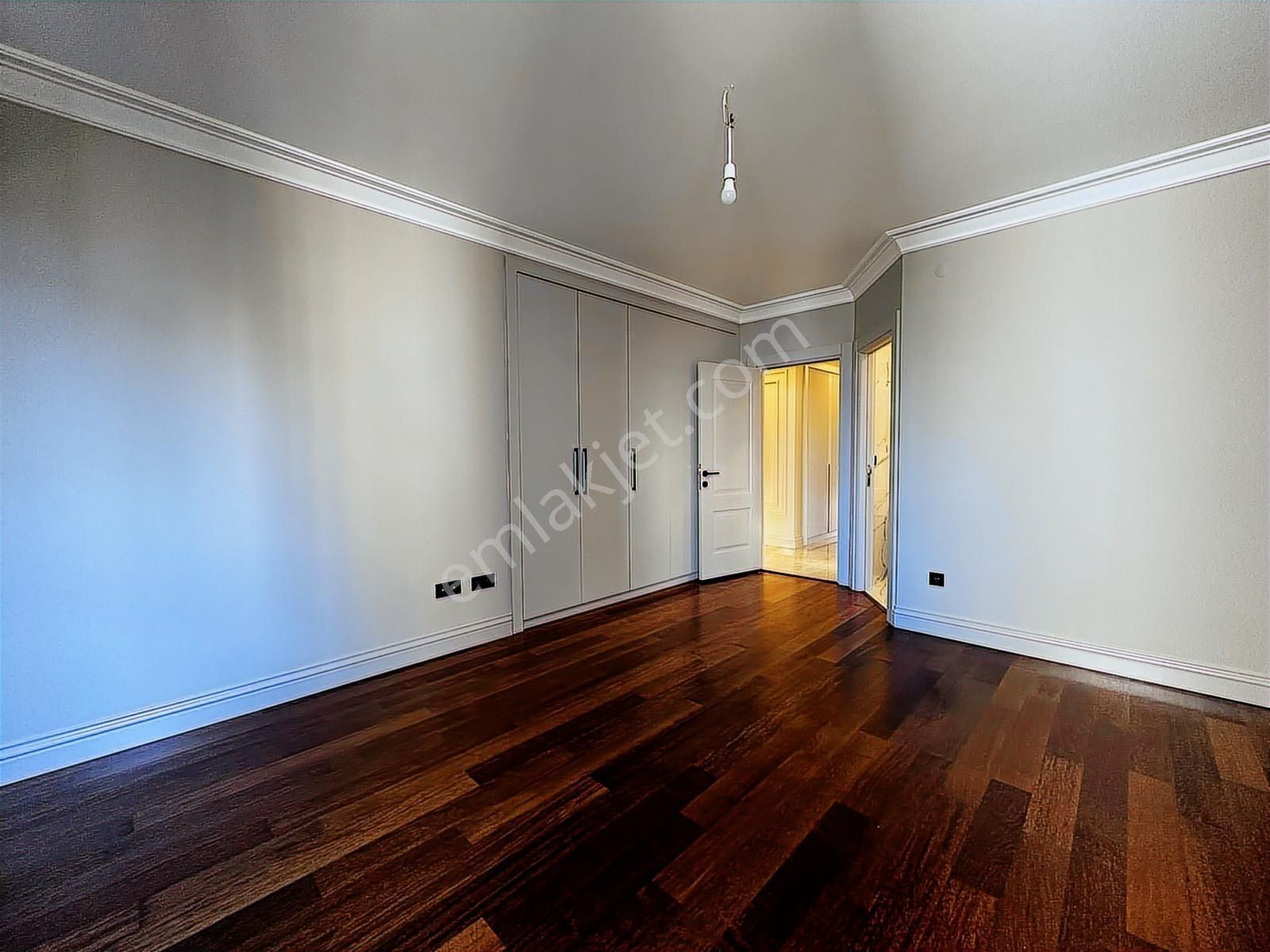 Poyraz'dan Göztepede Mimari Dekorasyonlu Katta Tek 220 M2 4+1 - Görsel 29