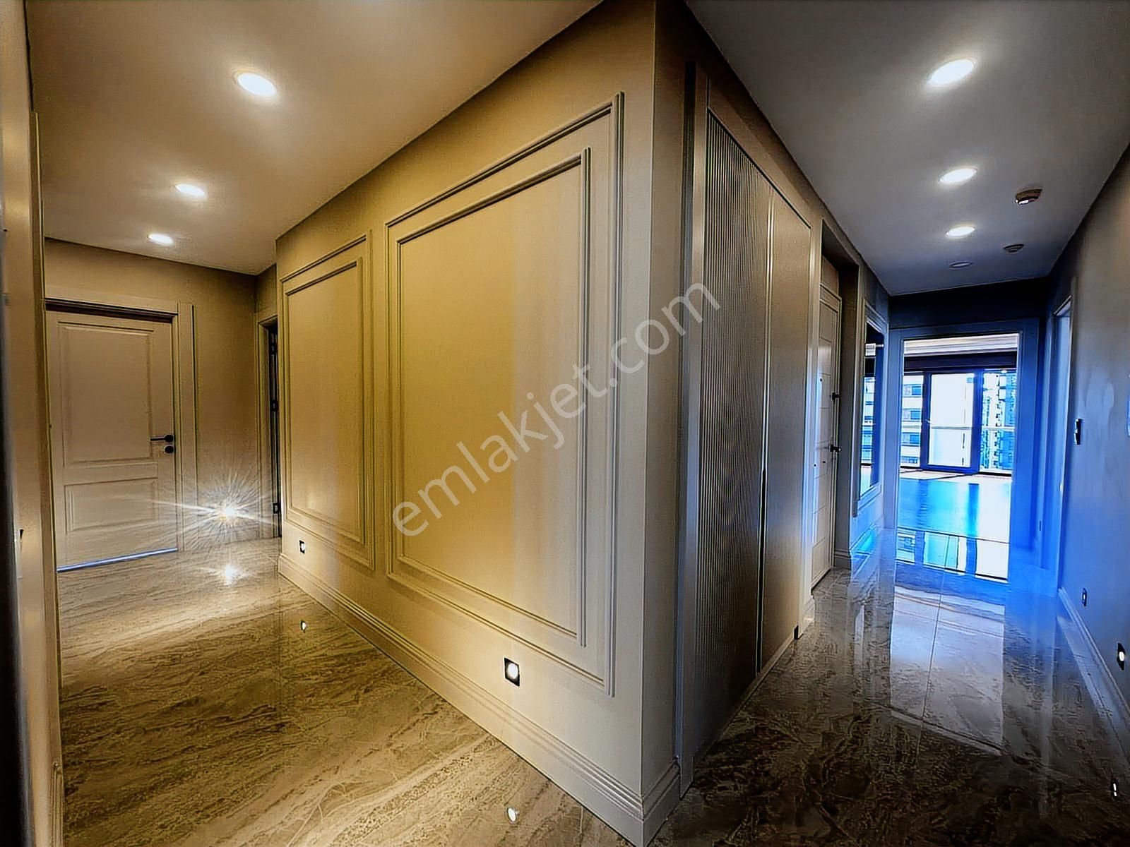 Poyraz'dan Göztepede Mimari Dekorasyonlu Katta Tek 220 M2 4+1 - Görsel 21