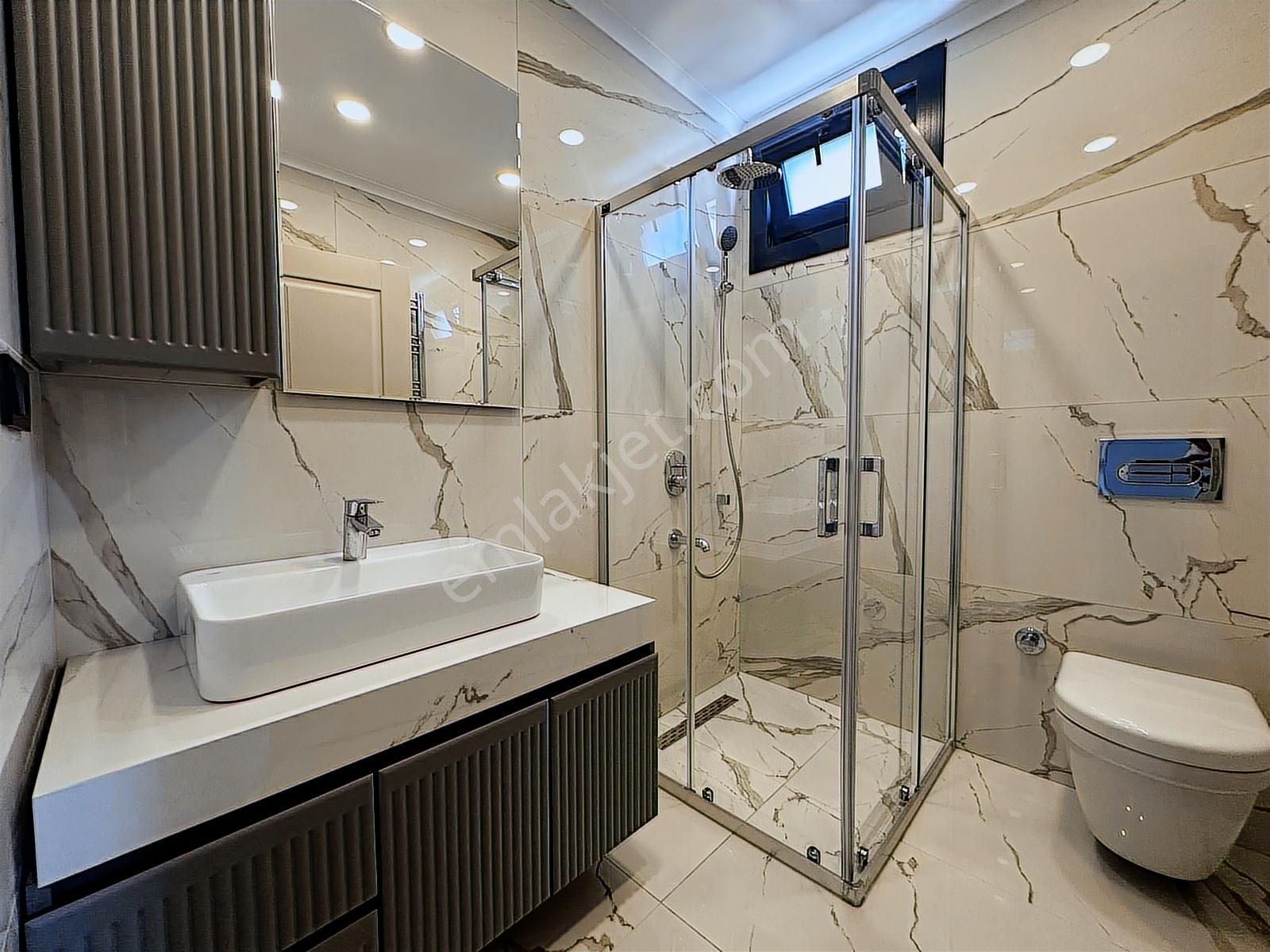 Poyraz'dan Göztepede Mimari Dekorasyonlu Katta Tek 220 M2 4+1 - Görsel 20