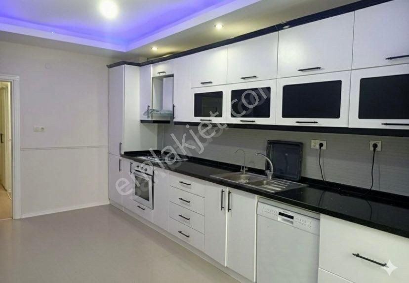 Furkan Emlaktan Baruthane Mh. 3+1 2.kat 170m2 Çift Cam Balkonlu 12 Yıllık Fırsat Daire - Görsel 2