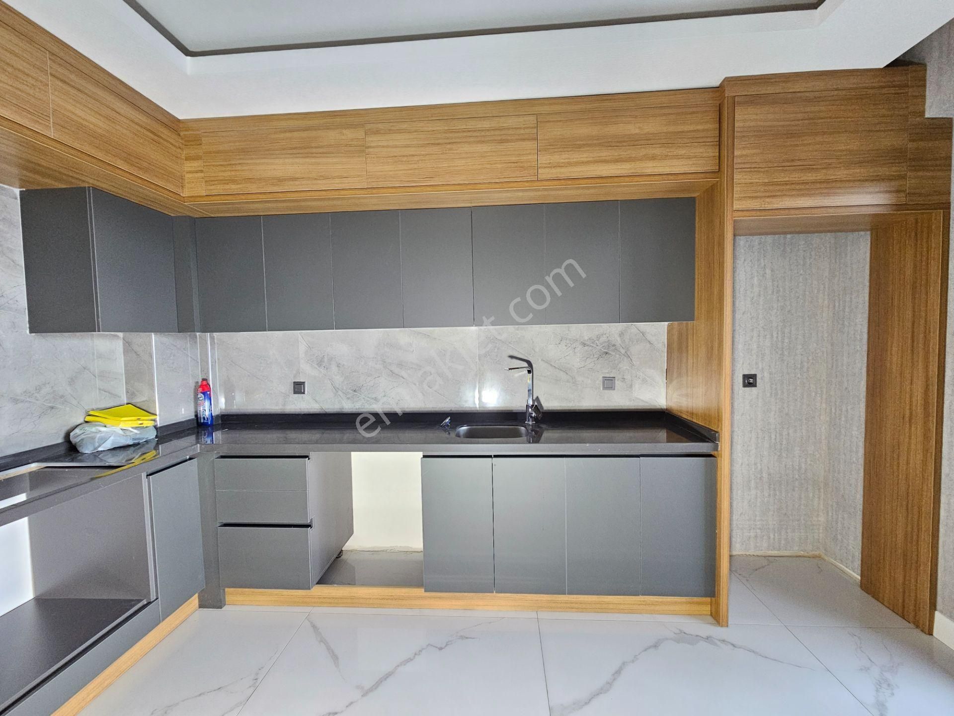 Selahaddin Eyyubi Mah. İşyapar Gayrimenkul'den Kahramanlar Caddesi Yakını Sıfır Lüks 3+1 Daire - Görsel 12