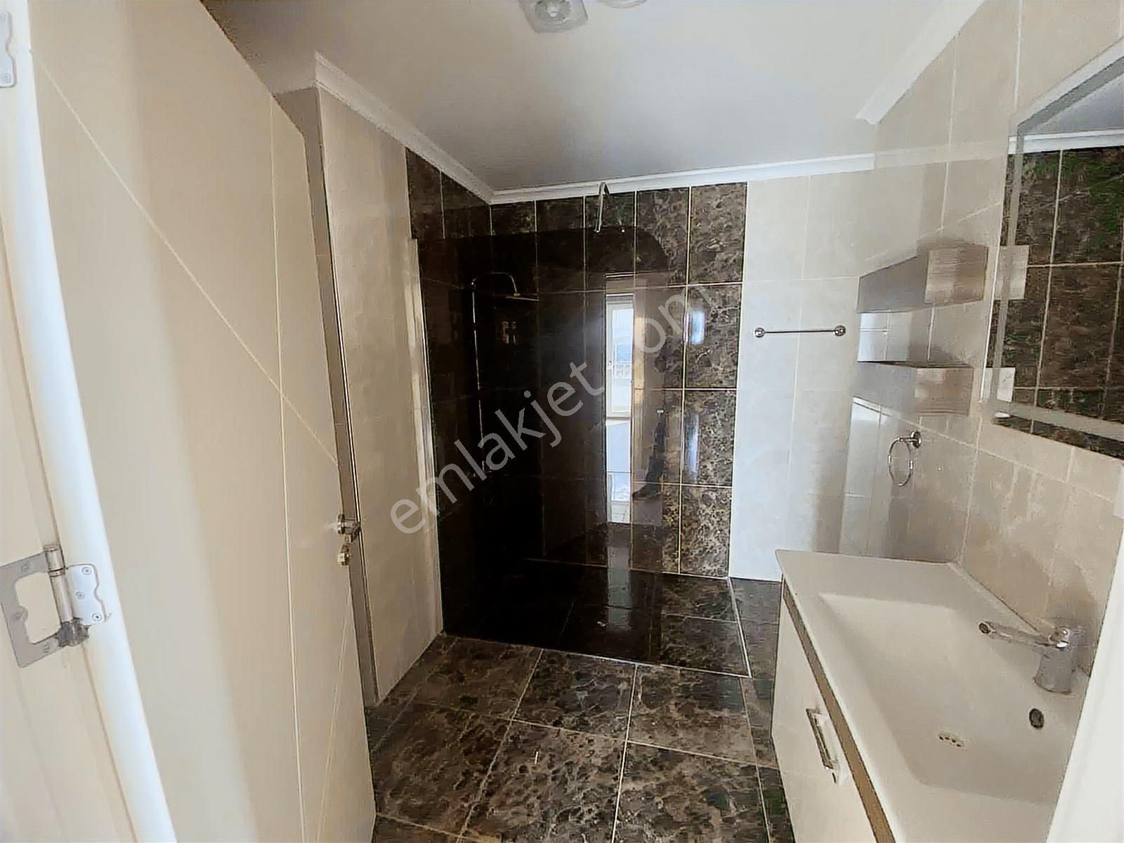 Batıkent Çakırlarda Sitede Çift Girişli Teraslı 8+2 Dubleks - Görsel 22