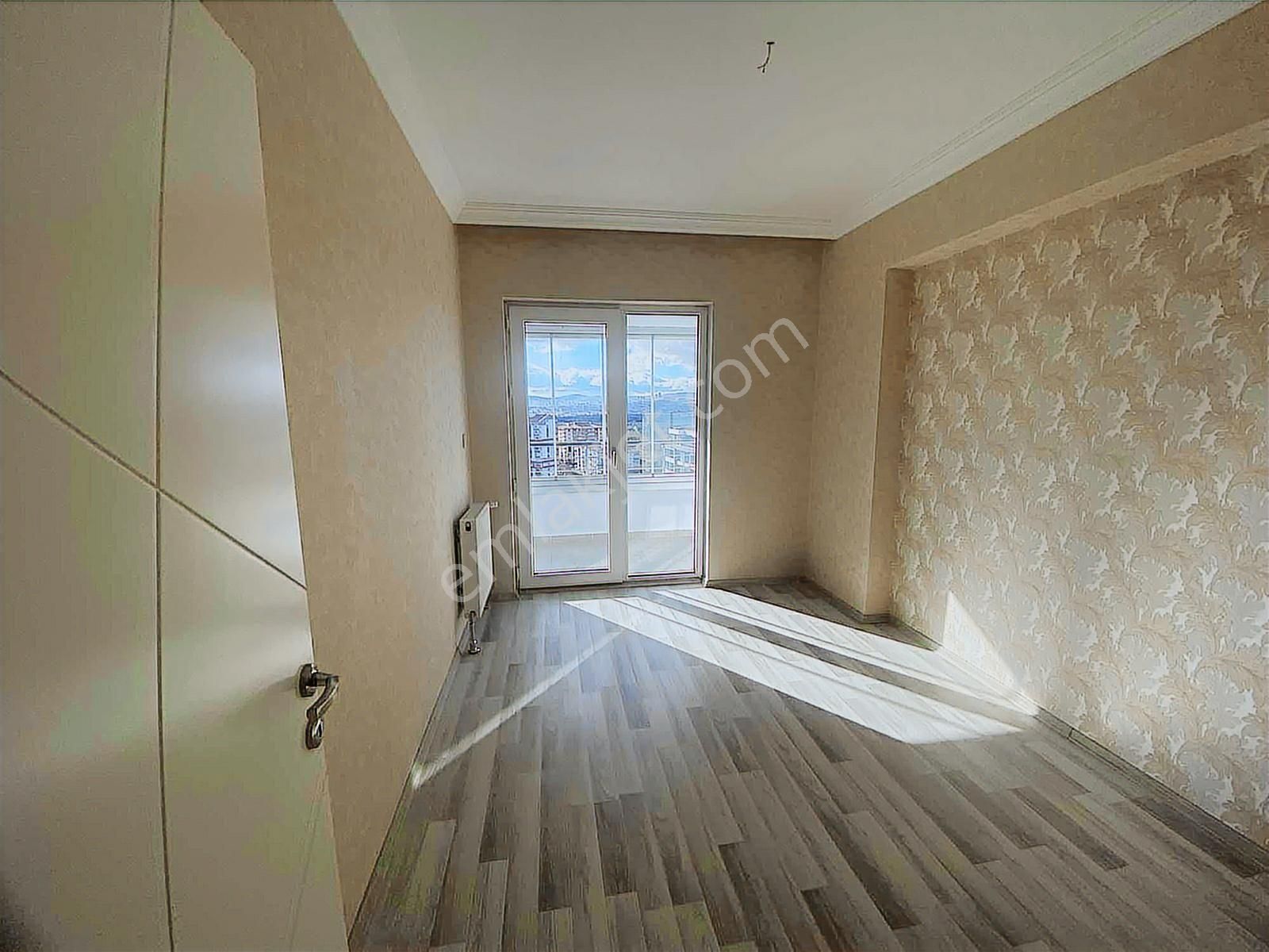 Batıkent Çakırlarda Sitede Çift Girişli Teraslı 8+2 Dubleks - Görsel 14