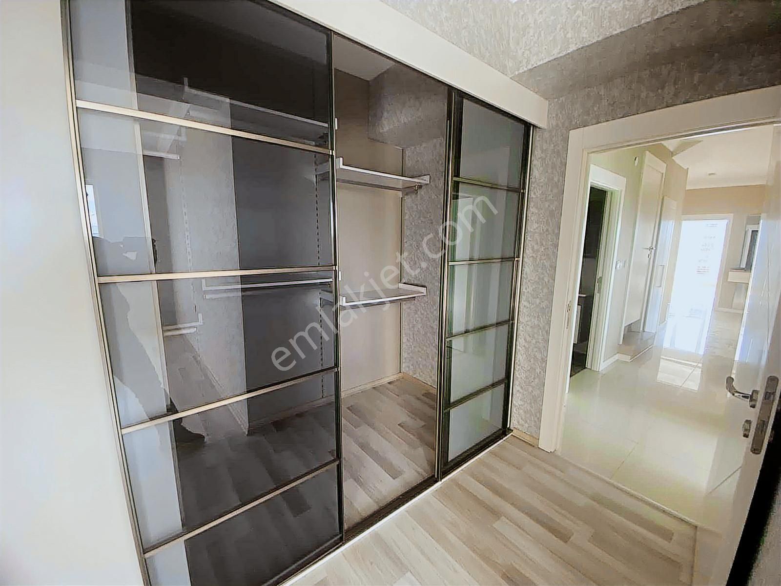 Batıkent Çakırlarda Sitede Çift Girişli Teraslı 8+2 Dubleks - Görsel 34