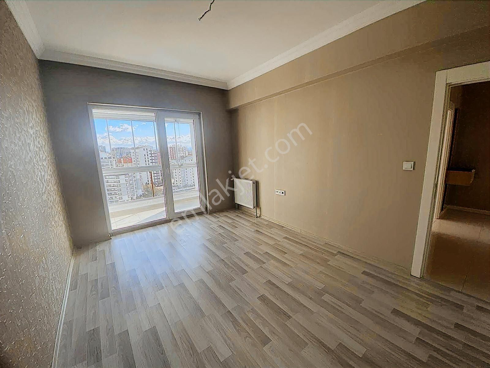 Batıkent Çakırlarda Sitede Çift Girişli Teraslı 8+2 Dubleks - Görsel 16